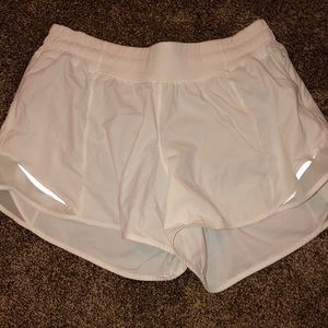 Lulu Lemon hotty hot shorts II 4”